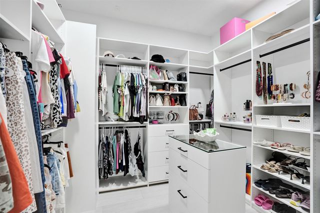 1712 Vestal Dr, Coral Springs, FL 33071