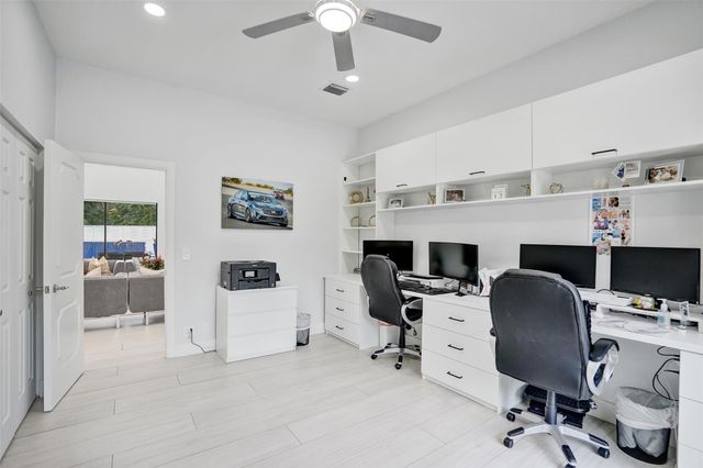 1712 Vestal Dr, Coral Springs, FL 33071