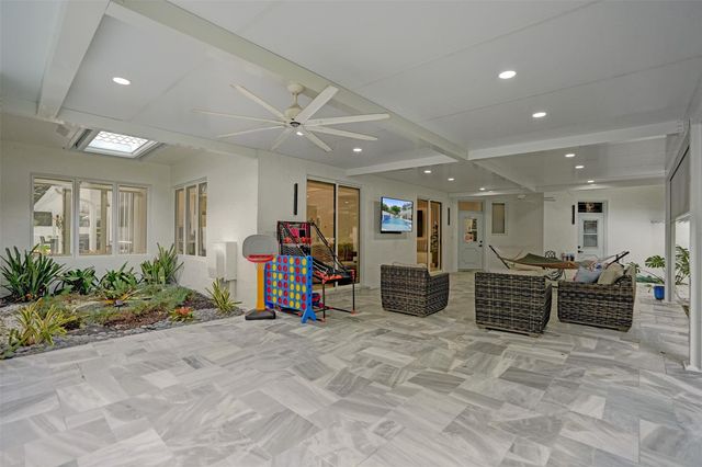 1712 Vestal Dr, Coral Springs, FL 33071