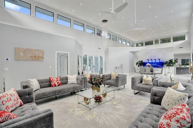 1712 Vestal Dr, Coral Springs, FL 33071