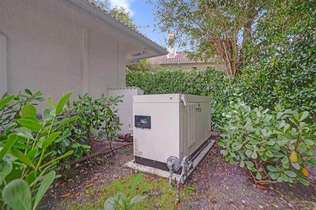 1712 Vestal Dr, Coral Springs, FL 33071