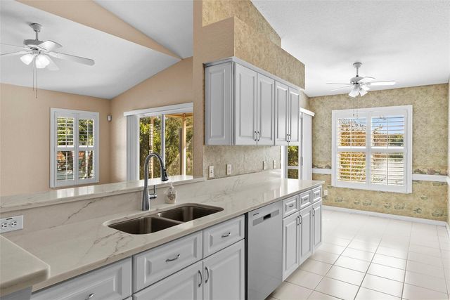 1743 LAKE HERON, Lutz, FL 33549