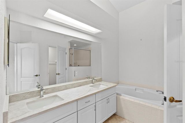 1743 LAKE HERON, Lutz, FL 33549