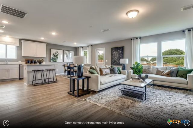 140 Green Berets Bend, Jarrell, TX 76537