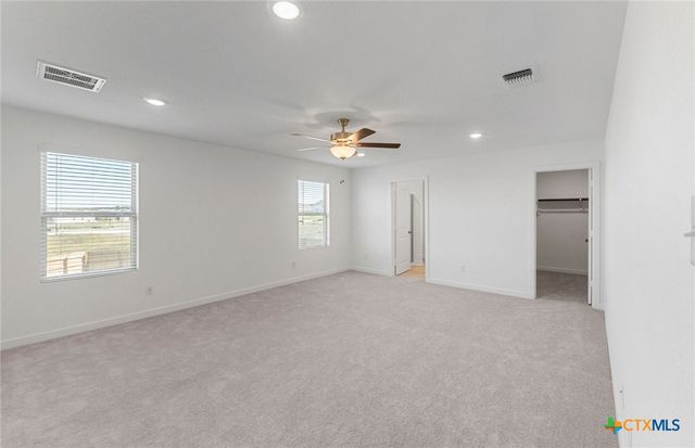 140 Green Berets Bend, Jarrell, TX 76537