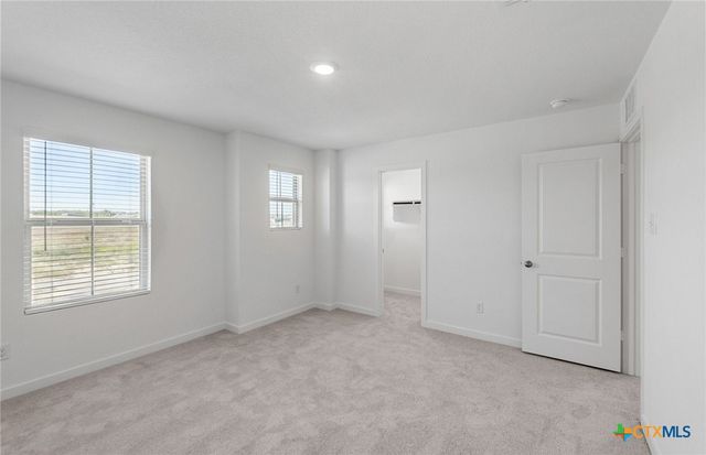 140 Green Berets Bend, Jarrell, TX 76537