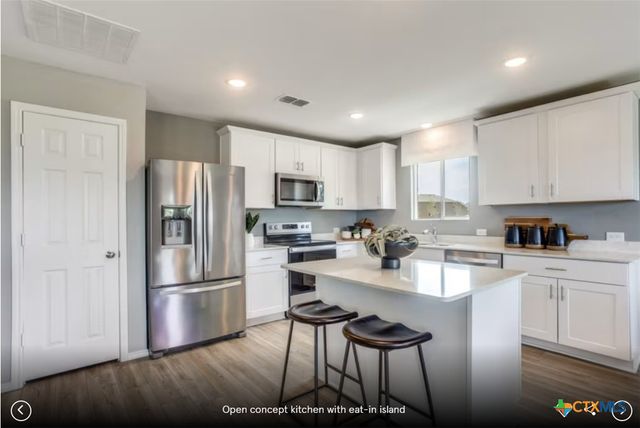 140 Green Berets Bend, Jarrell, TX 76537