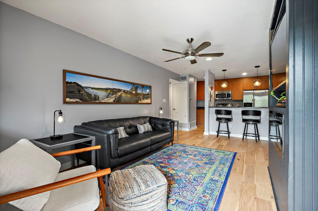 1115 W 10th ST 100, Austin, TX 78703