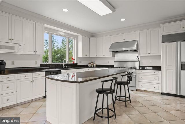 34 BRETT MANOR CT, Cockeysville, MD 21030