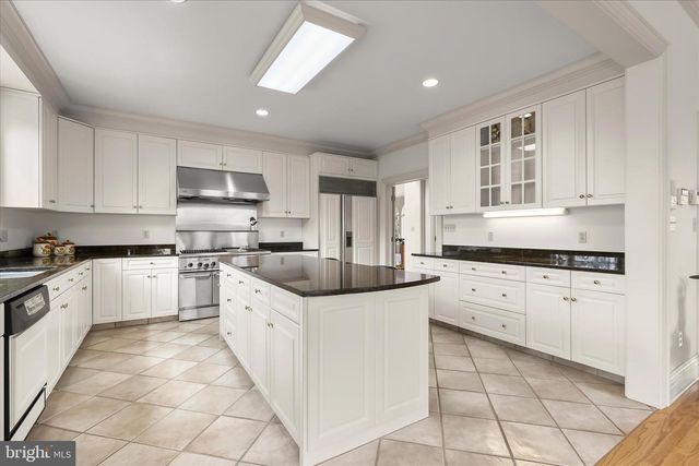 34 BRETT MANOR CT, Cockeysville, MD 21030