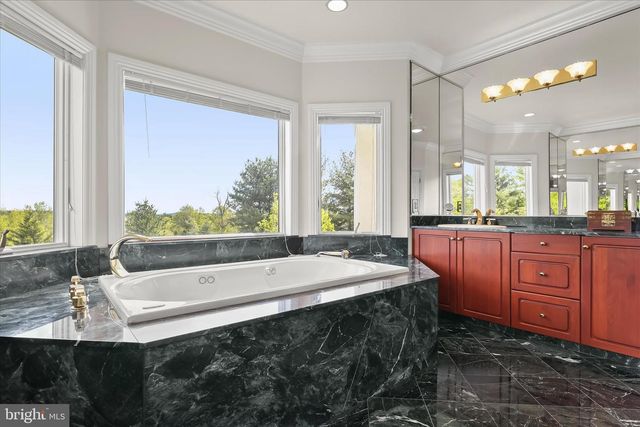 34 BRETT MANOR CT, Cockeysville, MD 21030