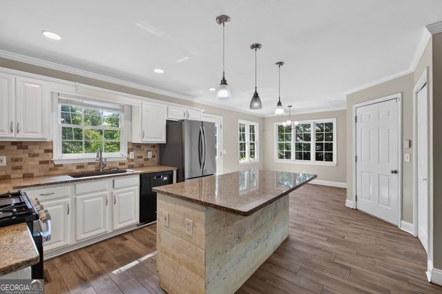 170 Lakeview Lane, Hiram, GA 30141