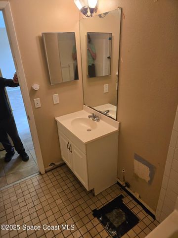 1013 Wacona Street SE, Palm Bay, FL 32909