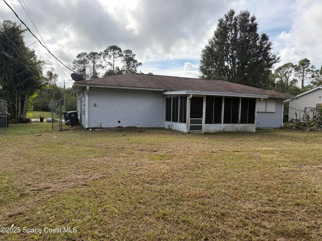 1013 Wacona Street SE, Palm Bay, FL 32909