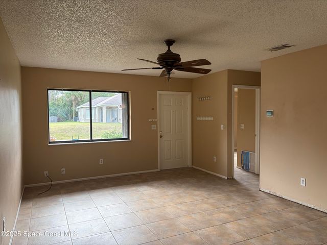 1013 Wacona Street SE, Palm Bay, FL 32909