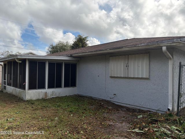 1013 Wacona Street SE, Palm Bay, FL 32909