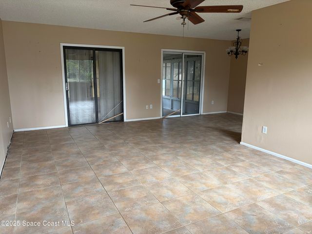 1013 Wacona Street SE, Palm Bay, FL 32909