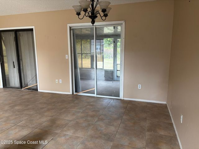 1013 Wacona Street SE, Palm Bay, FL 32909