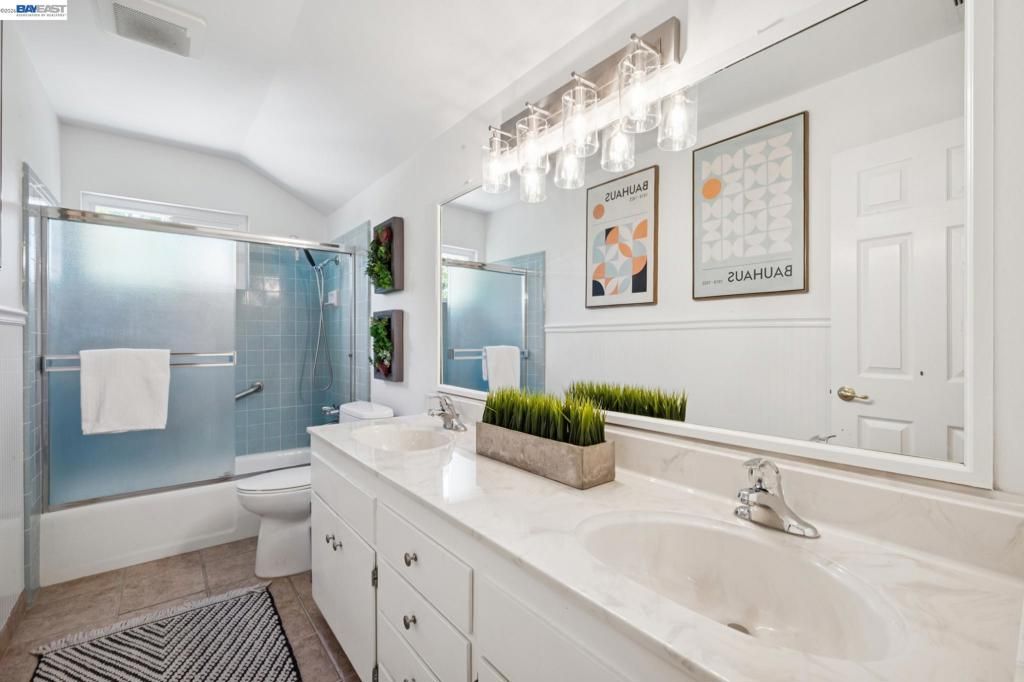 Image 33 of property listing at 1017 BERMUDA DRIVE, Concord, CA 94518