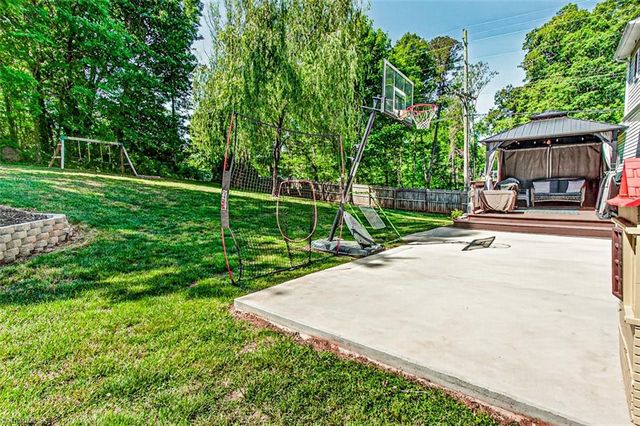 810 Rockcliff Terrace, Asheboro, NC 27205