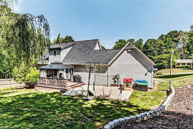 810 Rockcliff Terrace, Asheboro, NC 27205