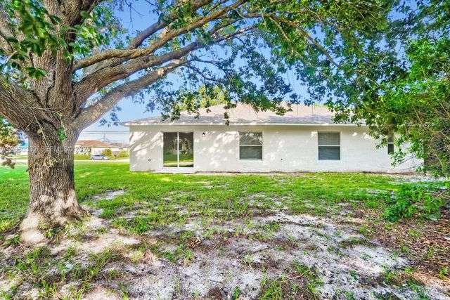 591 SW Millard Dr, Port St. Lucie, FL 34953