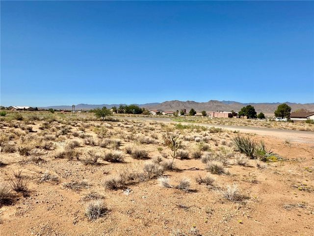 7623 E Sugarloaf Street, Kingman, AZ 86401