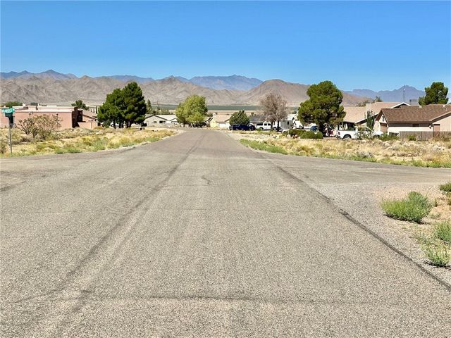 7623 E Sugarloaf Street, Kingman, AZ 86401