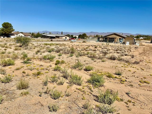 7623 E Sugarloaf Street, Kingman, AZ 86401