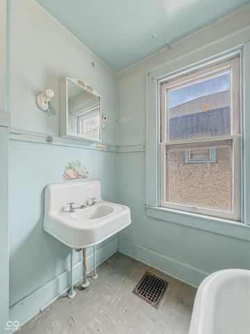 25 N Ewing Street, Indianapolis, IN 46201