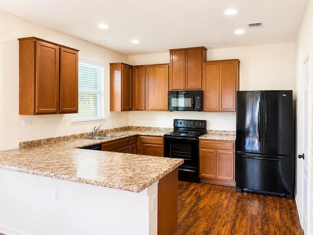 2005 Brandywine DR, New Braunfels, TX 78130
