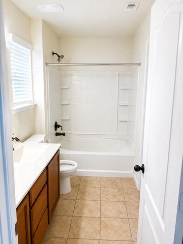 2005 Brandywine DR, New Braunfels, TX 78130