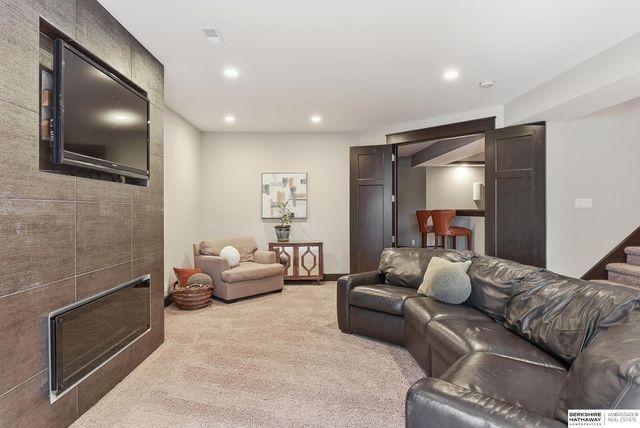 10251 Margo Street, La Vista, NE 68128