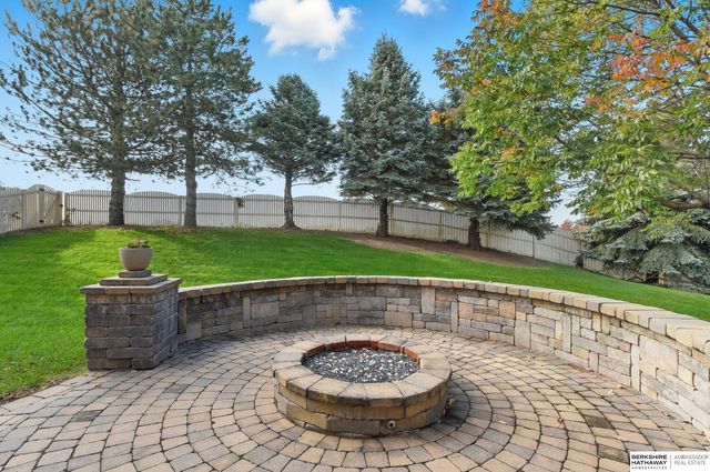 10251 Margo Street, La Vista, NE 68128