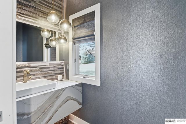 10251 Margo Street, La Vista, NE 68128