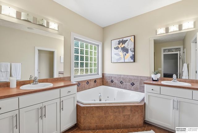 10251 Margo Street, La Vista, NE 68128