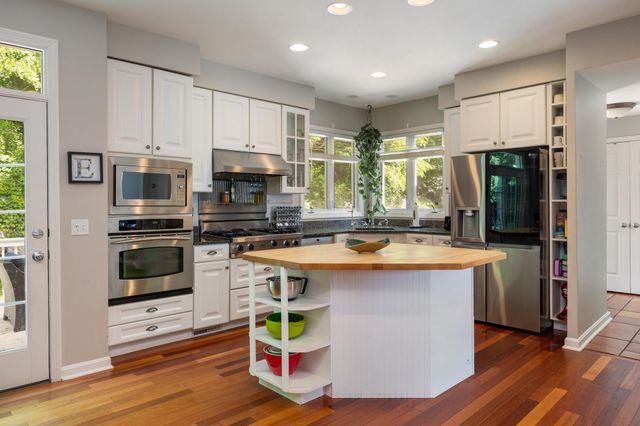 32 Kendrick Drive, South Burlington, VT 05403