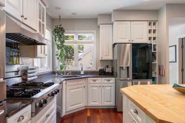 32 Kendrick Drive, South Burlington, VT 05403