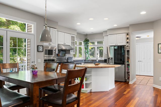 32 Kendrick Drive, South Burlington, VT 05403