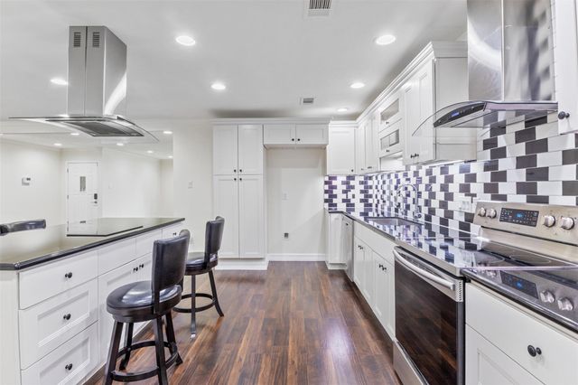 1918 Crestdale Drive, Houston, TX 77080