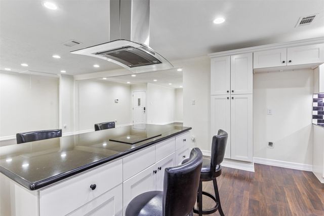 1918 Crestdale Drive, Houston, TX 77080