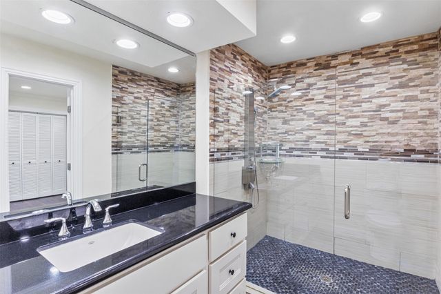 1918 Crestdale Drive, Houston, TX 77080