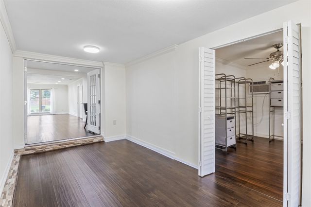 1918 Crestdale Drive, Houston, TX 77080