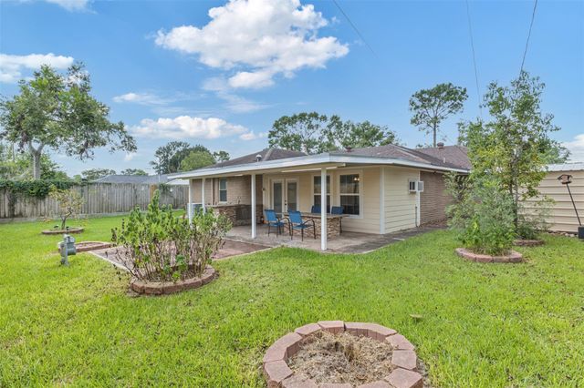 1918 Crestdale Drive, Houston, TX 77080