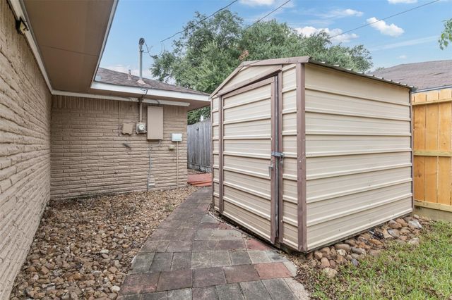 1918 Crestdale Drive, Houston, TX 77080