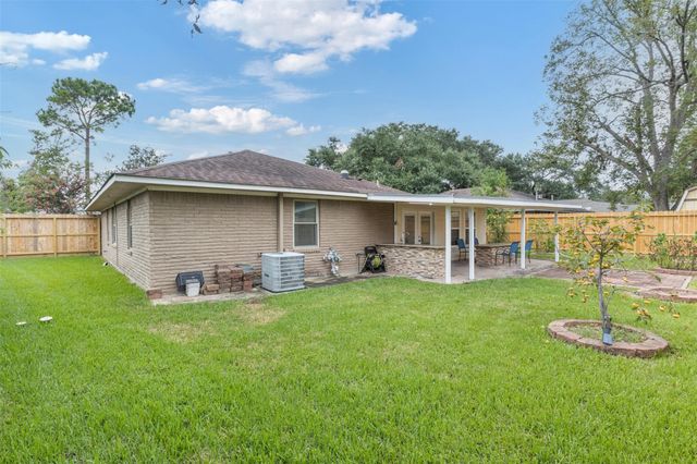 1918 Crestdale Drive, Houston, TX 77080