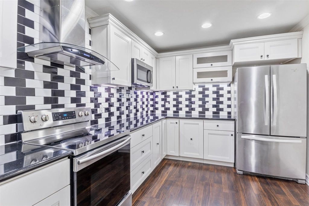 1918 Crestdale Drive, Houston, TX 77080