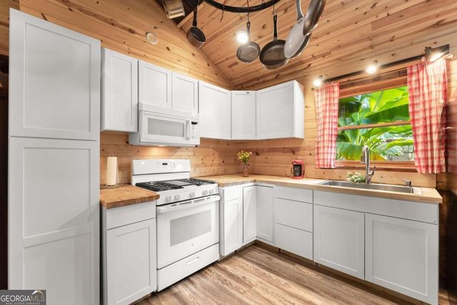 59 Rocket Drive, Cleveland, GA 30528
