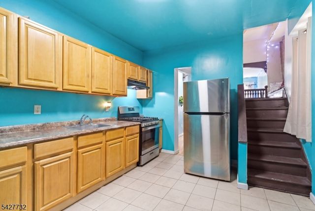 55 New St, East Orange City, NJ 07017