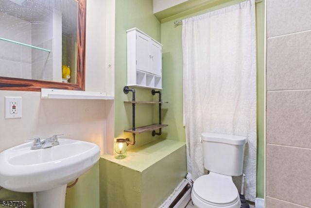 55 New St, East Orange City, NJ 07017